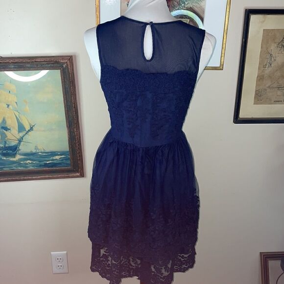 Annabella Deep Blue Floral Lace/Mesh Dress w/Sweetheart Neck (Size: Medium) - Picture 4 of 16